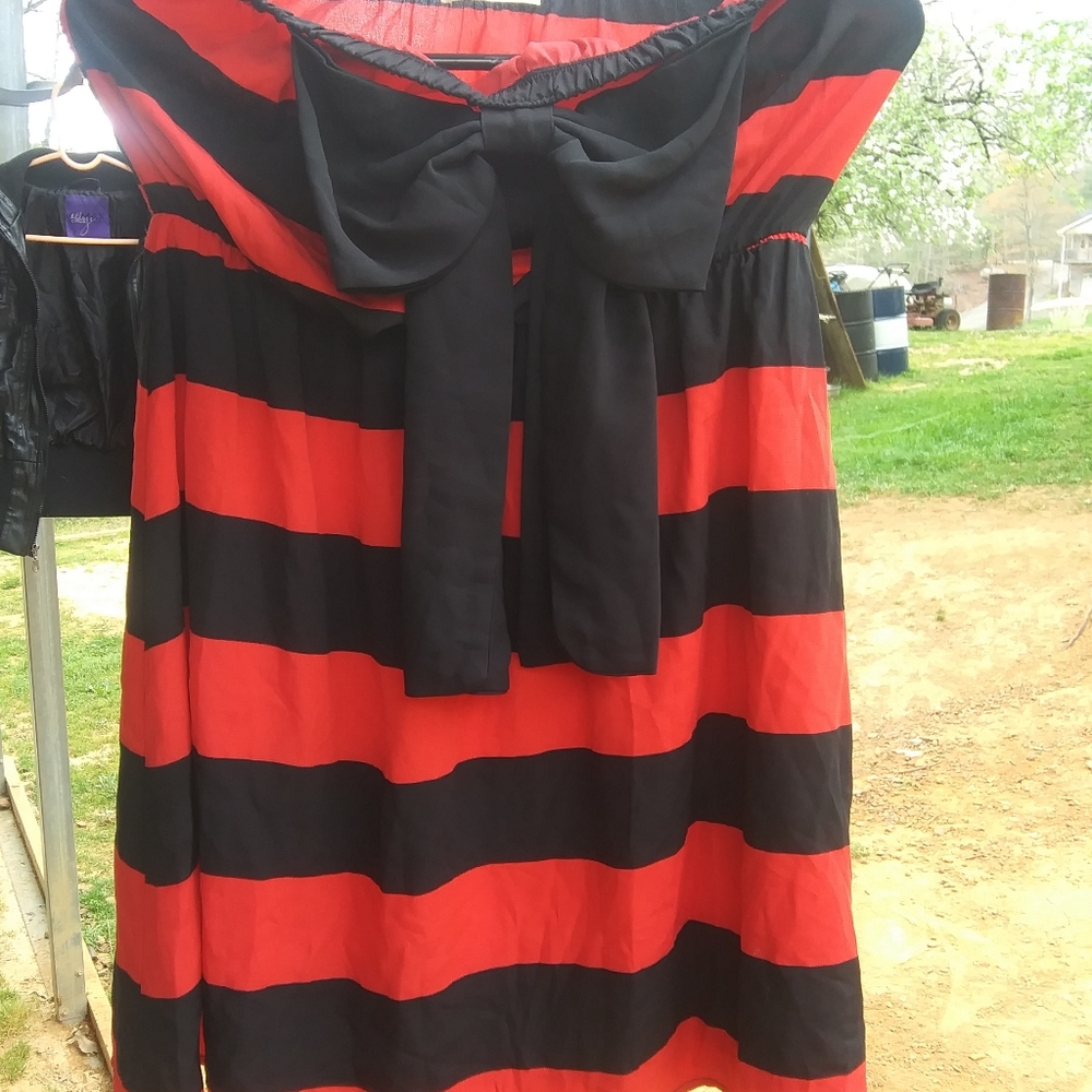 Strap & Sleeveless dress